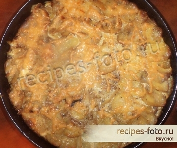Картошка в духовке с мясом и грибами