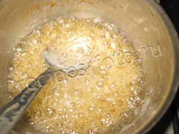 Американский пирог с яблоками и карамелью