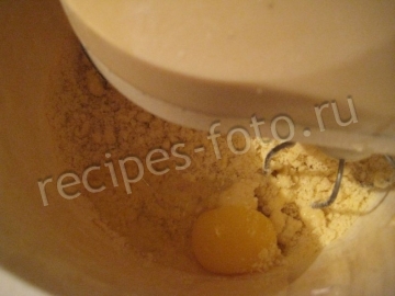Американский пирог с яблоками и карамелью