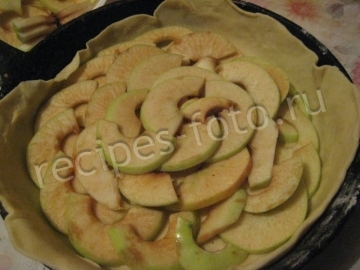 Американский пирог с яблоками и карамелью