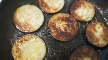 Баклажаны с помидорами и сыром