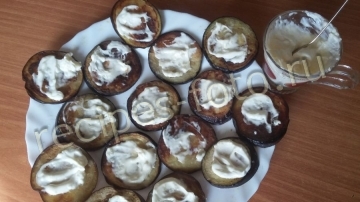 Баклажаны с помидорами и сыром