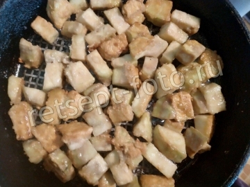 Баклажаны с соевым соусом и огурцами по-китайски