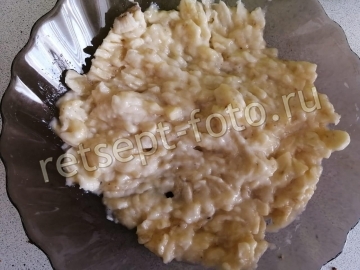 Банановый кекс с орехами в мультиварке