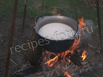 Банош с брынзой по-закарпатски (кукурузная каша на сметане)
