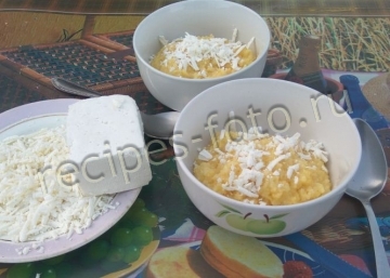 Банош с брынзой по-закарпатски (кукурузная каша на сметане)