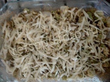 Белокочанная капуста с яйцом и сыром в духовке