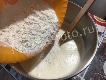 Бисквитный торт "Сникерс" с арахисом и сгущенкой