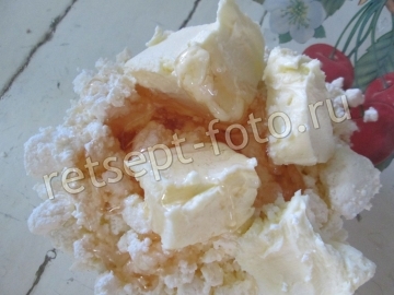 Бисквитный торт с грушами и сливочным сыром