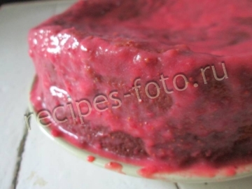 Бисквитный торт с клубникой и сливками из готовых коржей