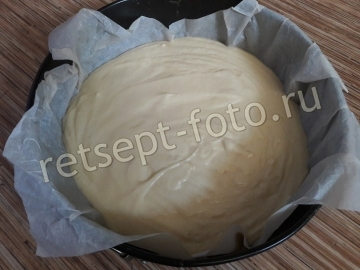 Бисквитный торт с ореховым коржом, заварным кремом и вареньем