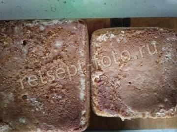 Бисквитный торт с вареньем и кремом