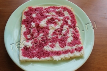 Бисквитный торт со сгущенкой и вишней