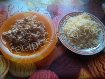 Блинчатый пирог с курицей и сыром