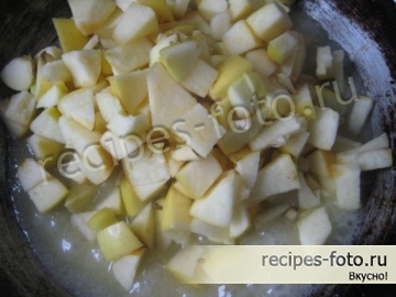 Блины  с карамелизированными яблоками