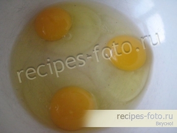 Блины  с ветчиной и сыром с чесночным соусом