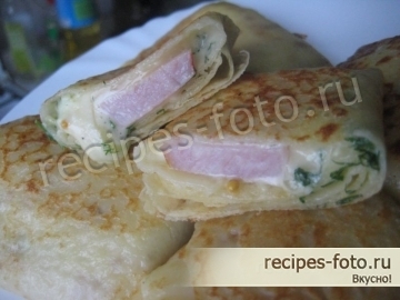Блины  с ветчиной и сыром с чесночным соусом