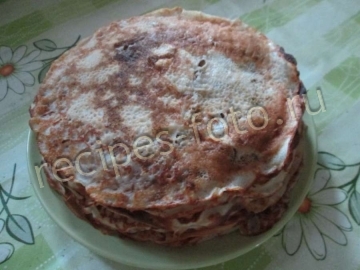 Блинный торт со сгущенкой и вареньем