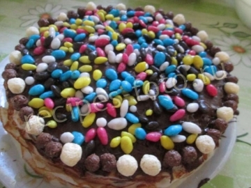 Блинный торт со сгущенкой и вареньем