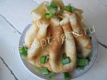 Блины с яйцом и горошком
