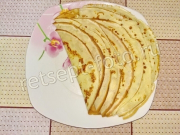 Блины с клубникой и творогом