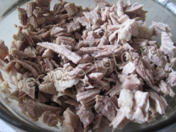 Блины с курицей, сыром и морковью по-корейски на молоке