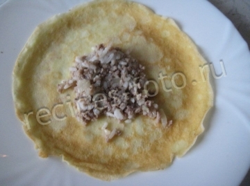 Блины с мясом и рисом на кефире