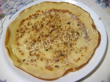 Блины со сгущенкой и орехами