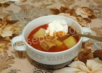 Боб-гуляш из свинины с фасолью