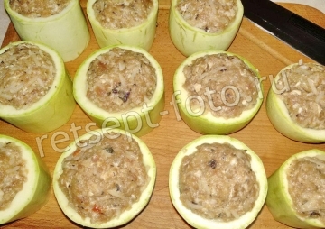 Бочонки из кабачков фаршированные мясом и рисом