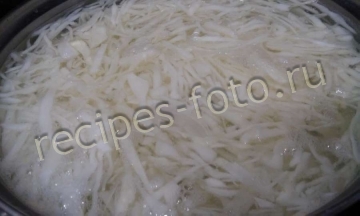 Борщ с килькой в томате