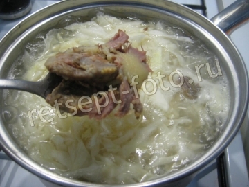 Борщ с тушенкой