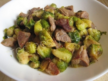 Брюссельская капуста с мясом