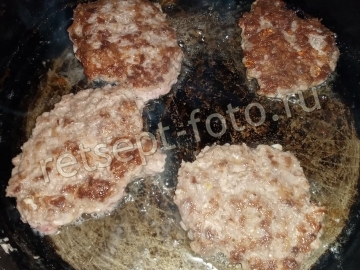 Бургеры с котлетой и сыром