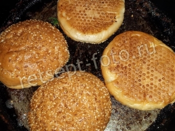 Бургеры с котлетой и сыром