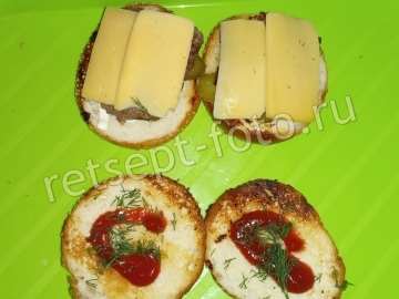 Бургеры с котлетой и сыром