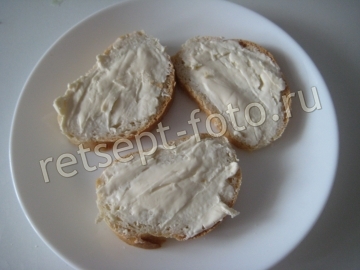 Бутерброды с икрой минтая и огурцом