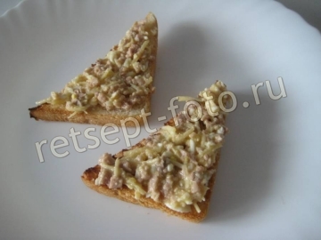 Бутерброды с печенье трески и свежим огурцом
