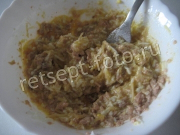 Бутерброды с печенью трески и соленым огурцом