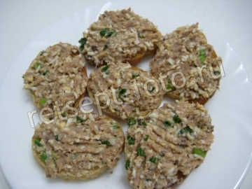 Бутерброды с тунцом и яйцом