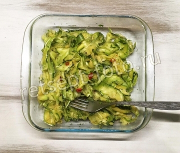 Быстрые маринованные кабачки