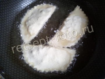 Чебуреки с грибами