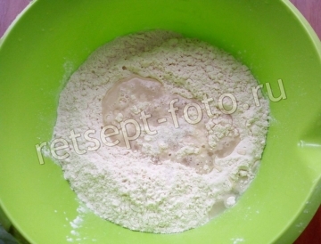 Чебуреки с яйцом и зеленым луком