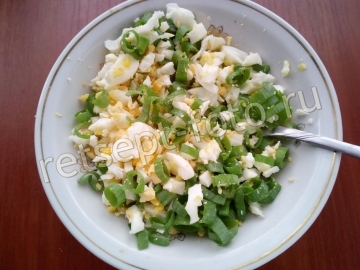 Чебуреки с яйцом и зеленым луком