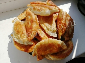 Чебуреки с картошкой (заварное тесто)