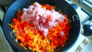 Чечевица с курицей и овощами