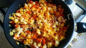 Чечевица с курицей и овощами