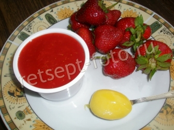 Десерт из творога клубники и желатина