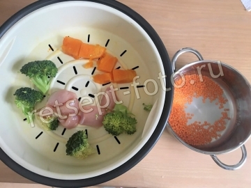 Пюре из кролика с чечевицей и овощами