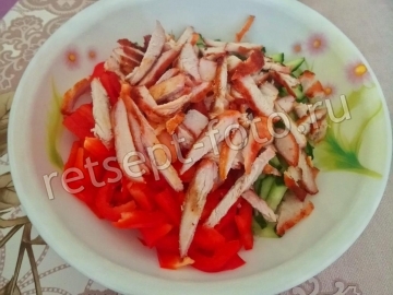 Диетическая фунчоза с курицей и овощами